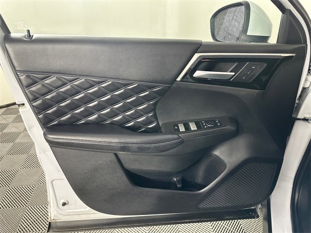 Used 2022 Mitsubishi Outlander SEL image 16