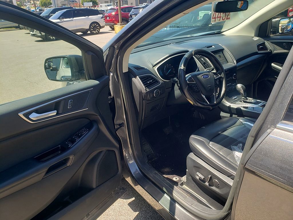 Used 2017 Ford Edge SEL w/ Equipment Group 201A AWD/4WD image 6