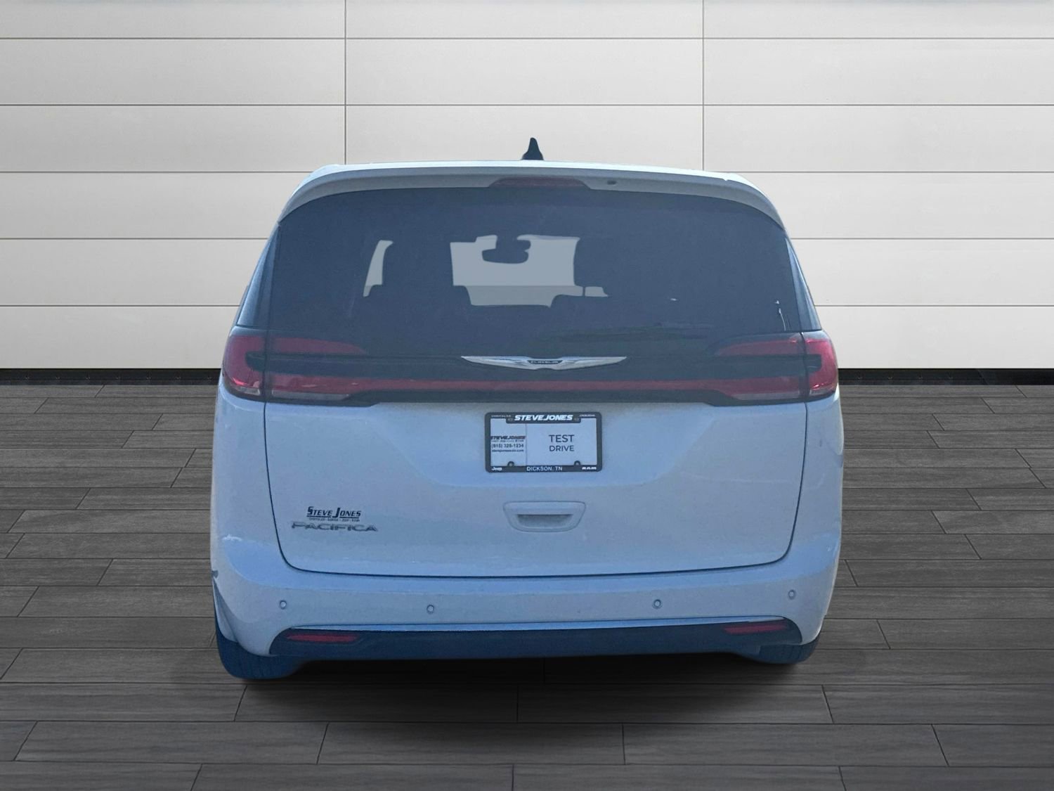 Used 2024 Chrysler Pacifica Touring-L image 5