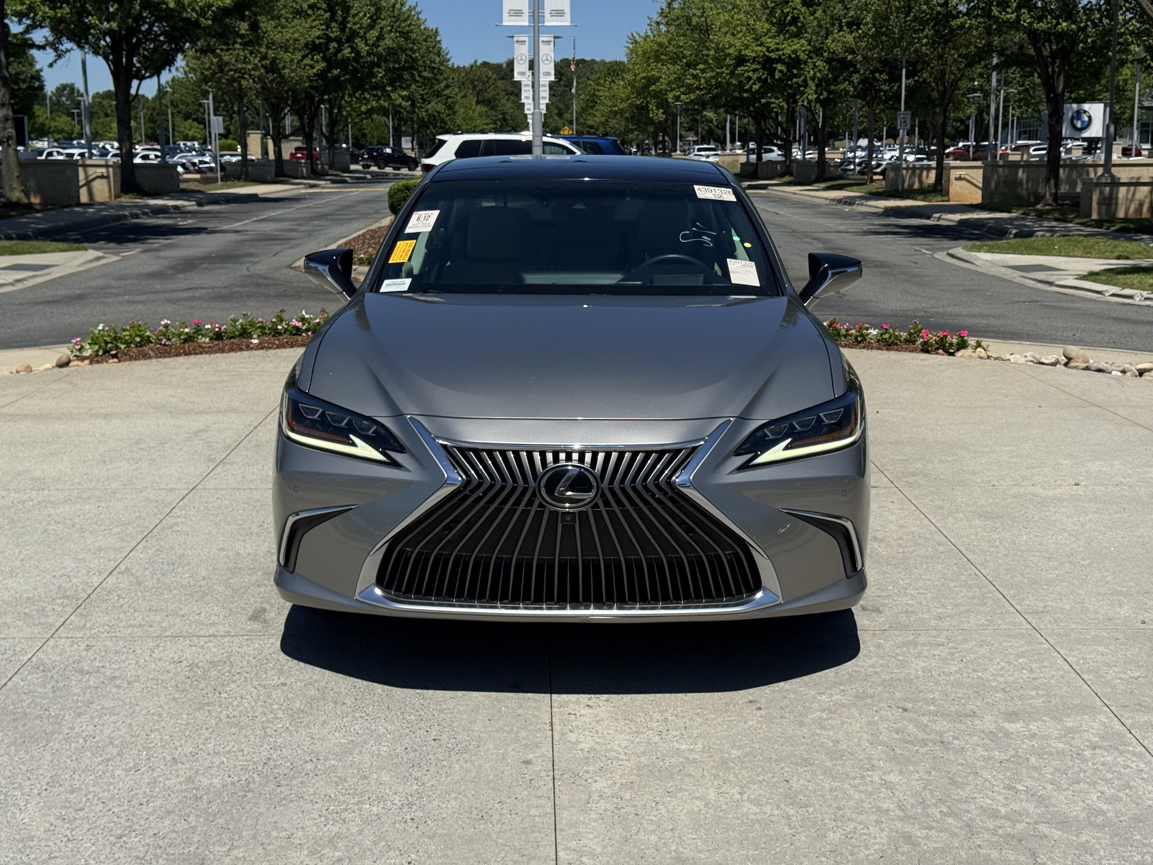 Used 2021 Lexus ES 350 Ultra Luxury w/ Accessory Package 2 FWD image 6