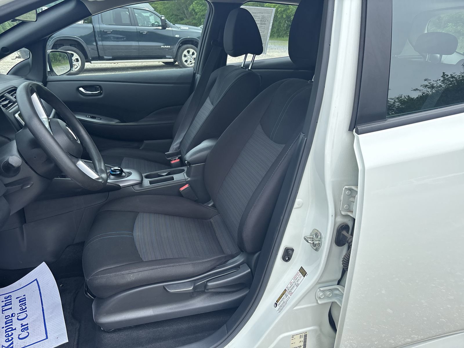Used 2022 Nissan Leaf S FWD image 11
