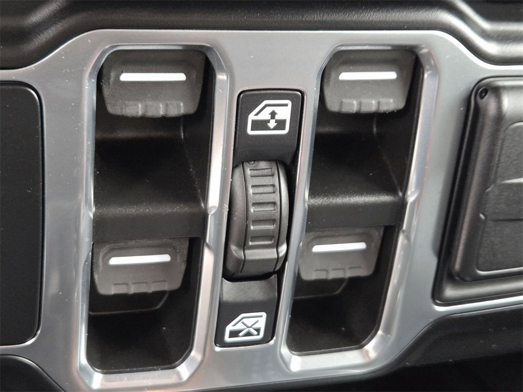 Used 2022 Jeep Wrangler Unlimited Rubicon 4xe w/ Safety Group image 19