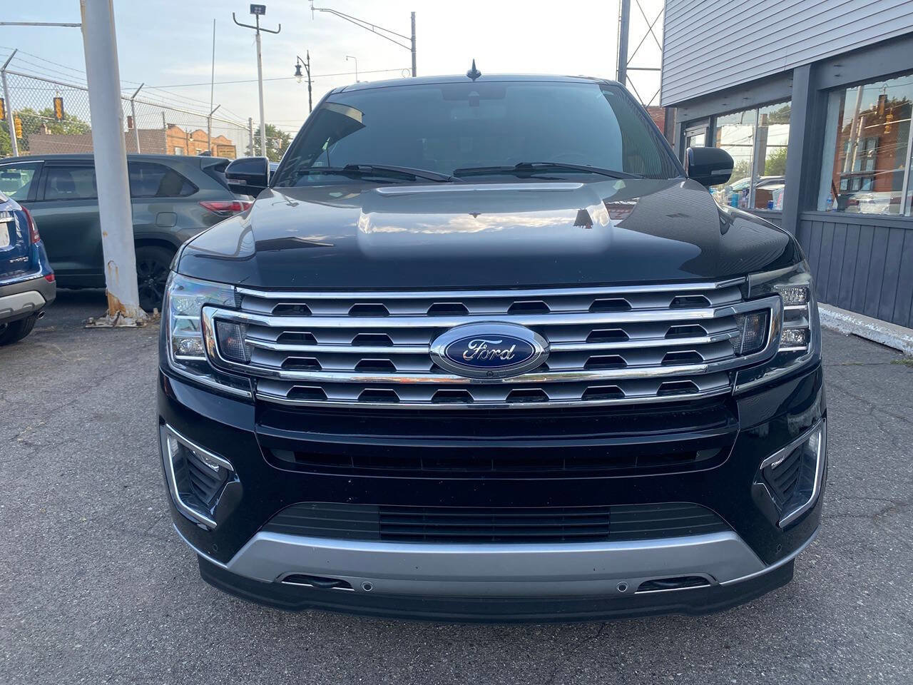 Used 2018 Ford Expedition Limited w/ Equipment Group 302A image 3