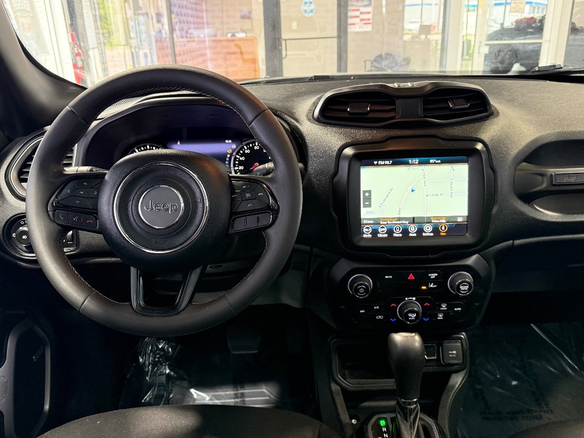 Used 2021 Jeep Renegade Latitude w/ Sun & Sound Group FWD image 24