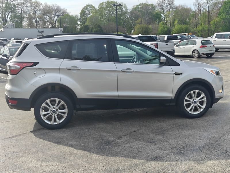 Used 2018 Ford Escape SE AWD/4WD image 4