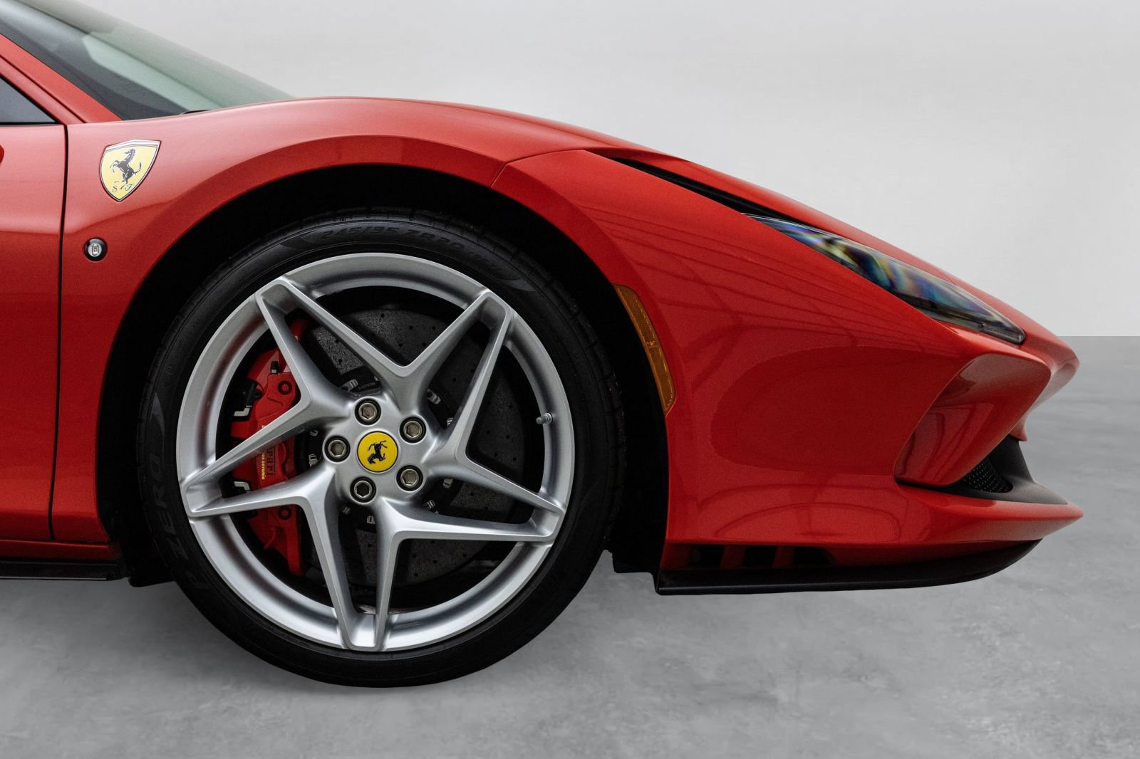 Used 2021 Ferrari F8 Tributo RWD image 9