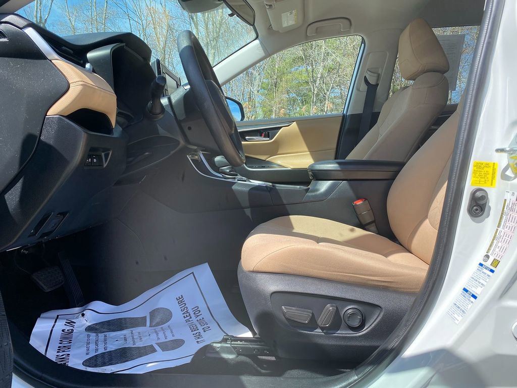 Used 2021 Toyota RAV4 XLE image 12