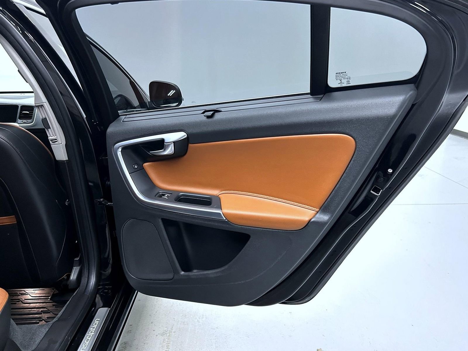 Used 2016 Volvo S60 T5 Premier w/ Climate Package image 17