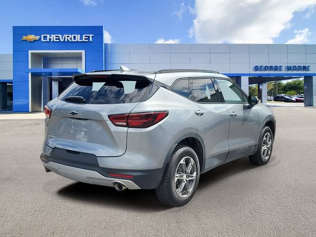 Used 2023 Chevrolet Blazer LT w/ Convenience Package FWD image 4