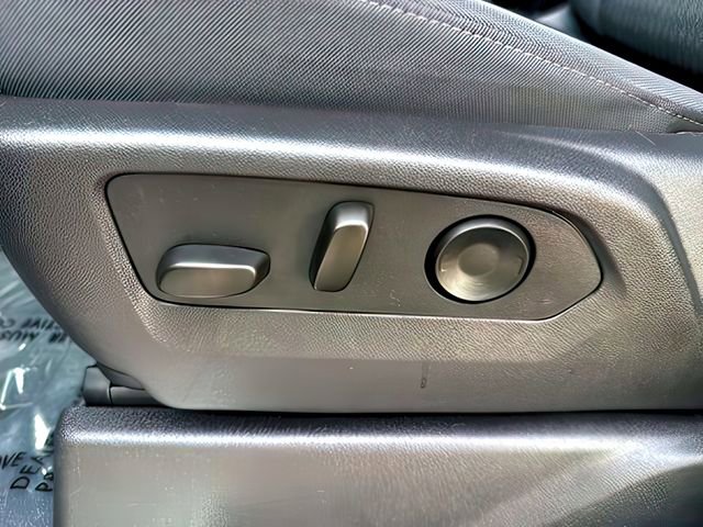 Used 2025 Chevrolet Silverado 1500 LT AWD/4WD image 17