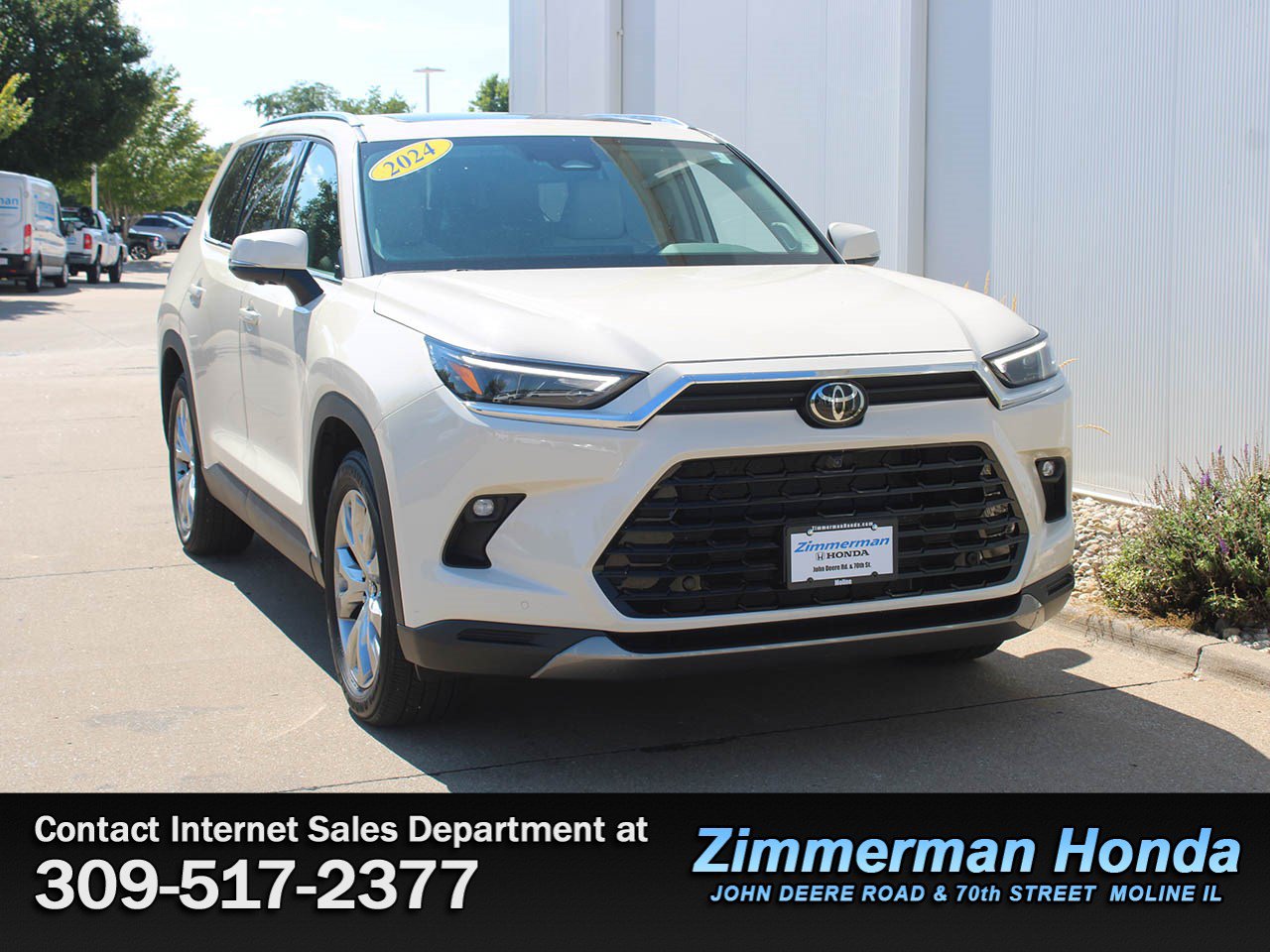 Used 2024 Toyota Grand Highlander AWD image 3