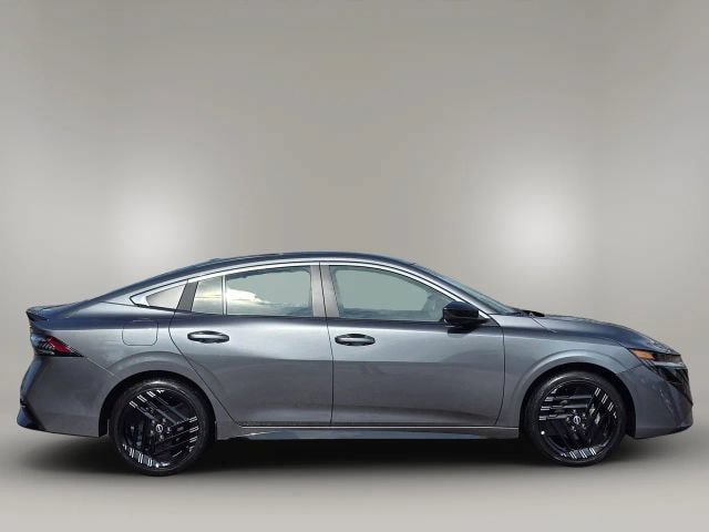 Used 2026 Nissan Sentra SR w/ Floor Mat Package FWD image 4