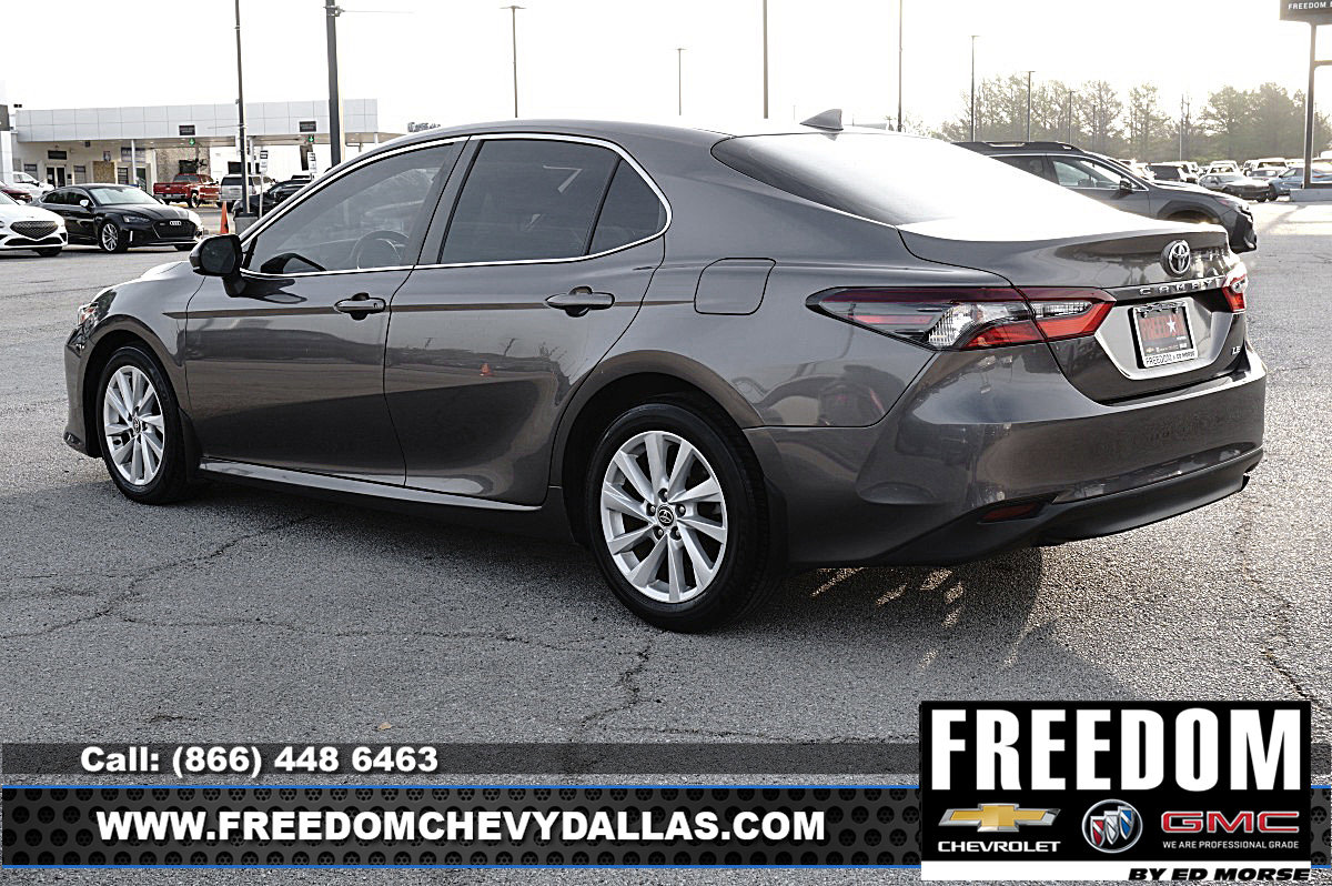 Used 2022 Toyota Camry LE image 35