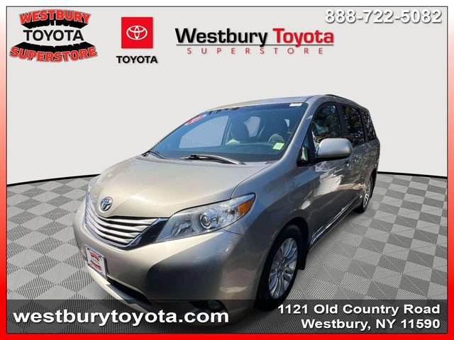Used 2017 Toyota Sienna XLE w/ XLE Navigation Package image 3