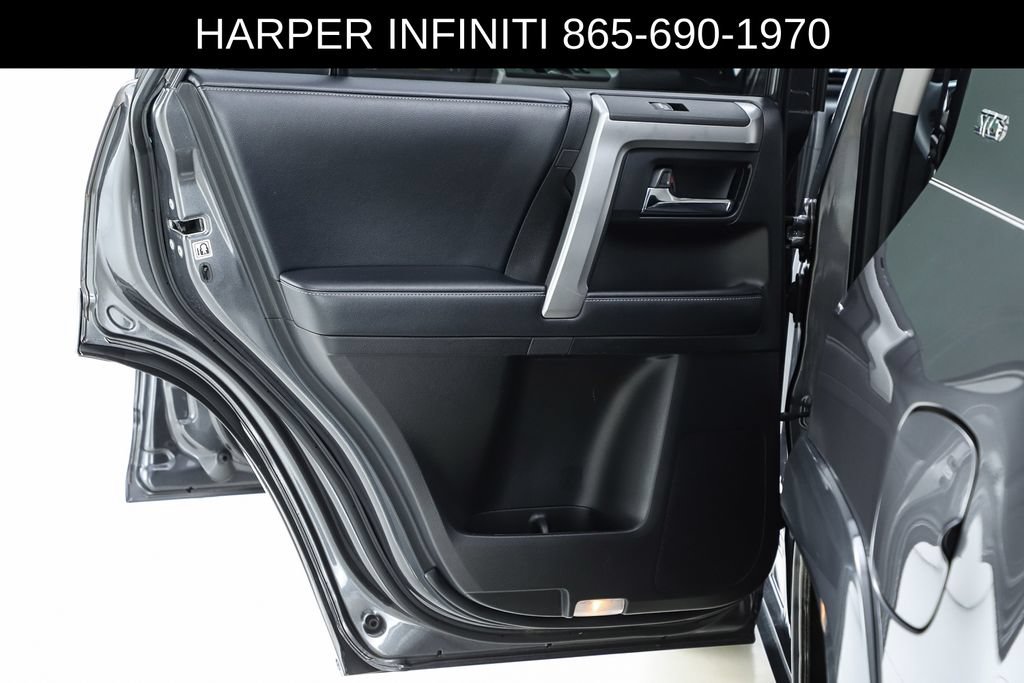 Used 2020 Toyota 4Runner SR5 Premium w/ Moonroof Package AWD/4WD image 18