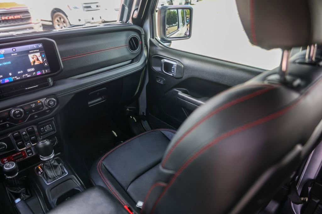 Used 2024 Jeep Wrangler Unlimited Rubicon w/ Convenience Group AWD/4WD image 26