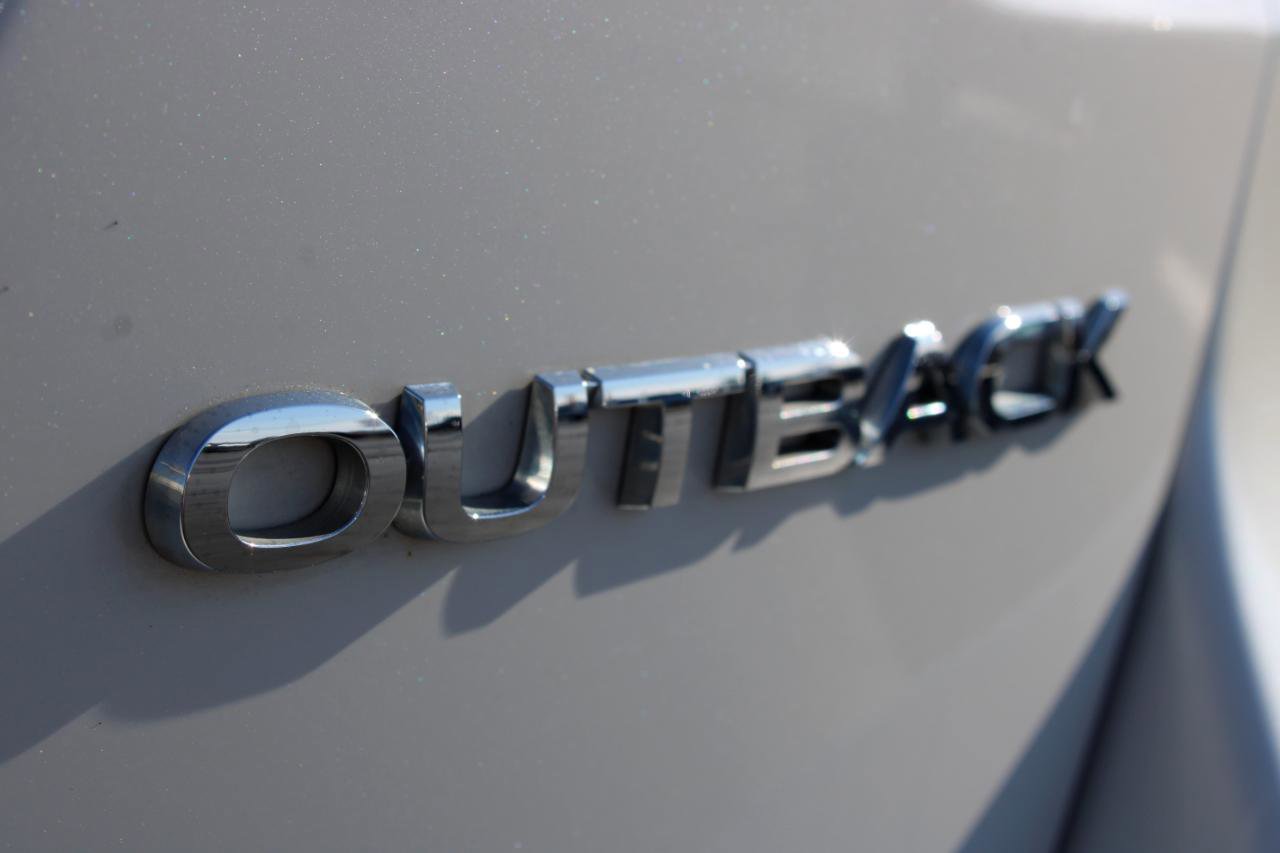 Used 2024 Subaru Outback Premium AWD/4WD image 8