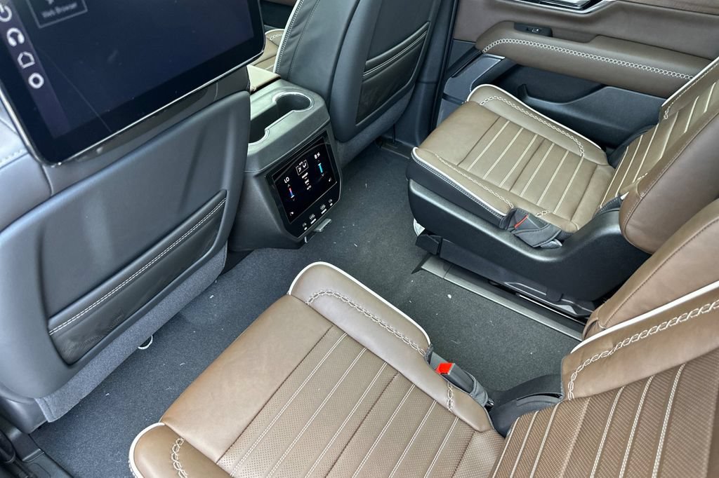 New 2026 GMC Yukon Denali Ultimate AWD/4WD image 12