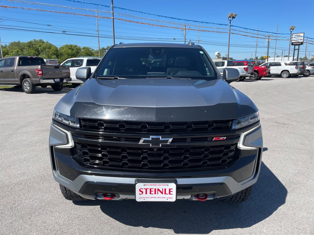 Used 2023 Chevrolet Tahoe Z71 w/ Luxury Package AWD/4WD image 3
