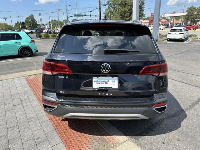 New 2024 Volkswagen Taos SE image 6