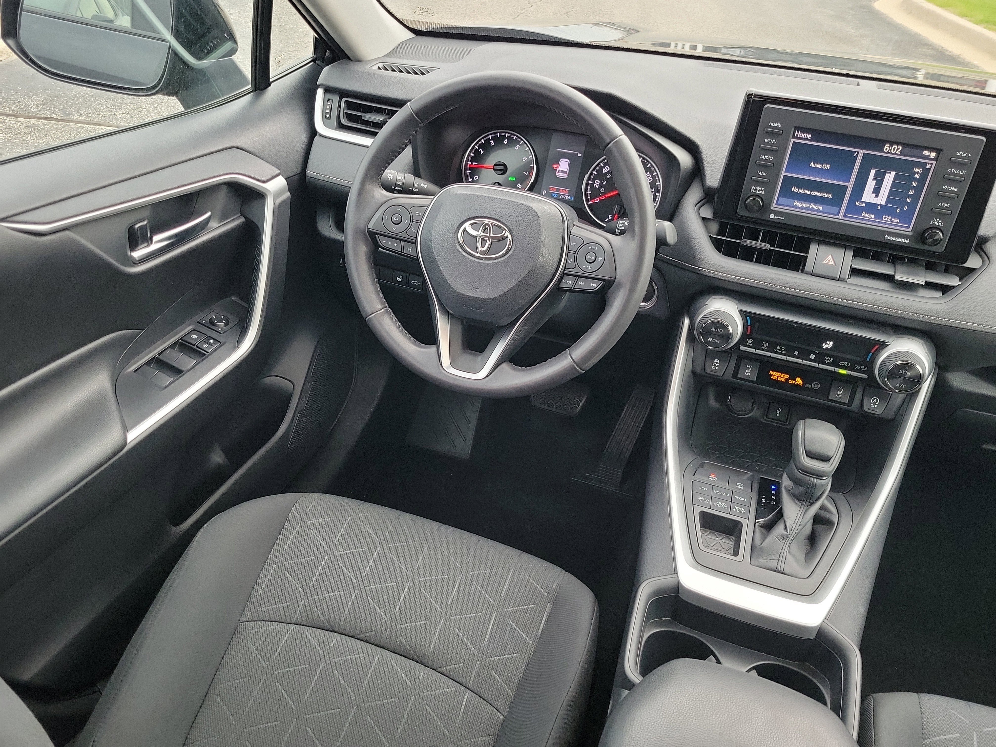 Used 2020 Toyota RAV4 XLE w/ Convenience Package image 17
