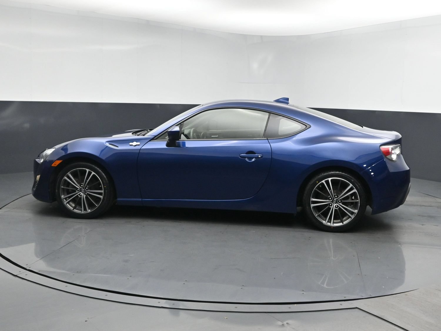 Used 2015 Scion FR-S RWD image 4