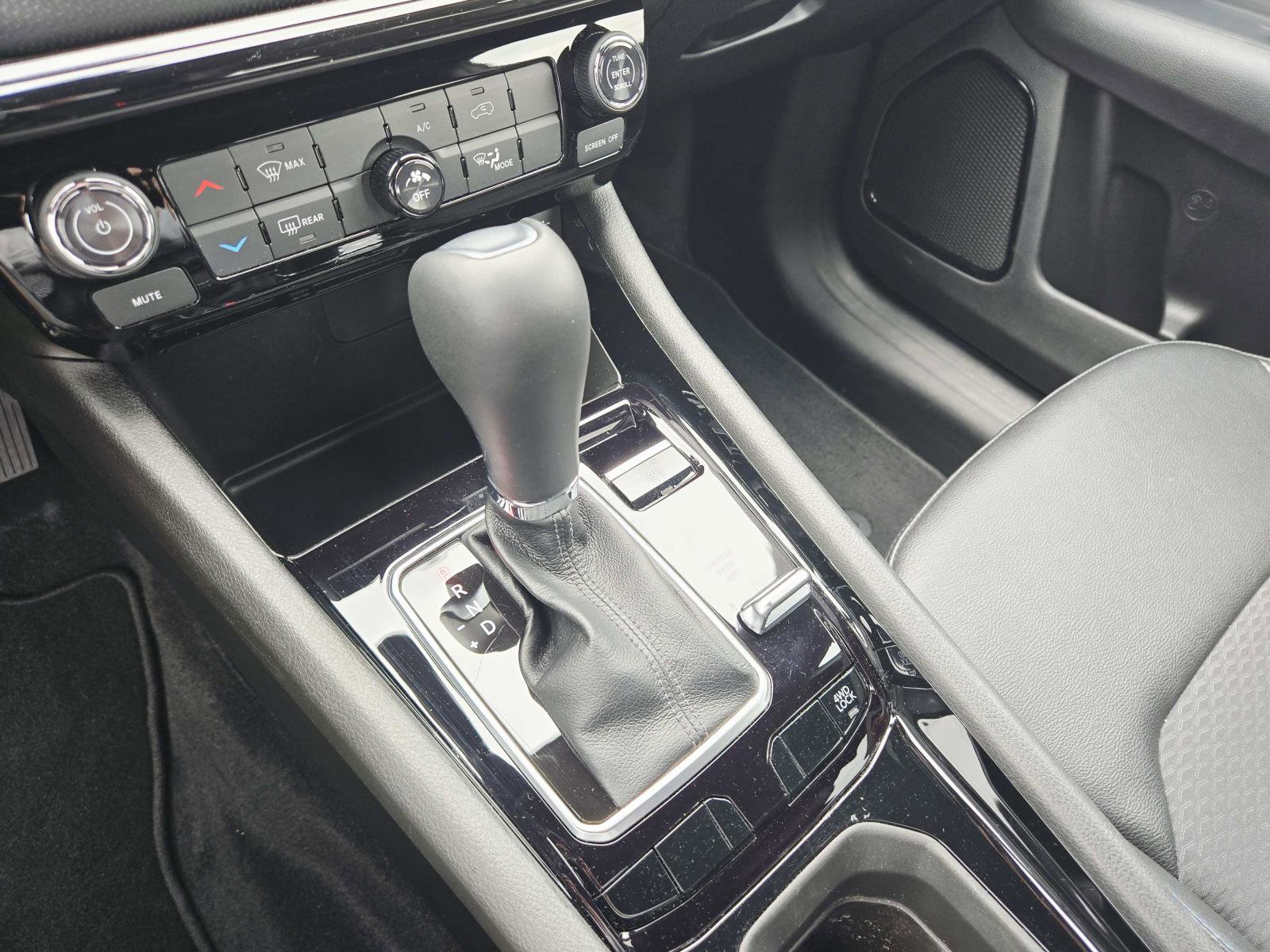 Used 2025 Jeep Compass Latitude w/ Altitude Special Edition image 31