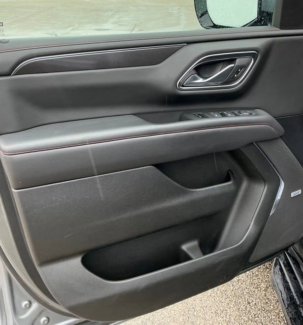 Used 2022 Chevrolet Tahoe RST w/ Luxury Package AWD/4WD image 5