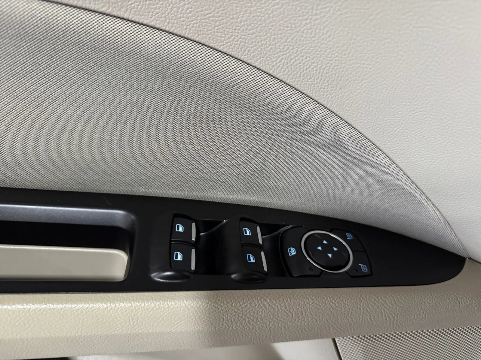 Used 2017 Ford Fusion SE w/ Fusion SE Technology Package FWD image 40