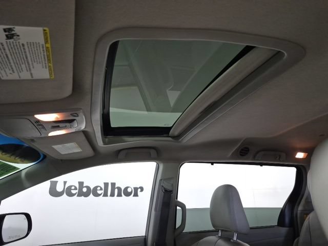Used 2013 Toyota Sienna XLE FWD image 19