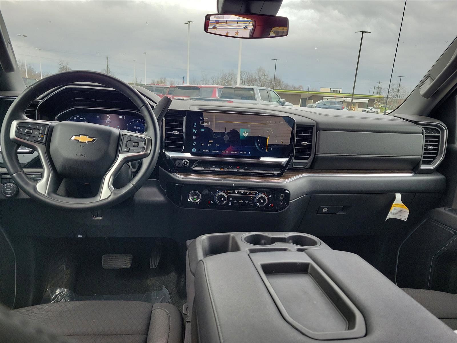 Used 2023 Chevrolet Silverado 1500 LT image 9