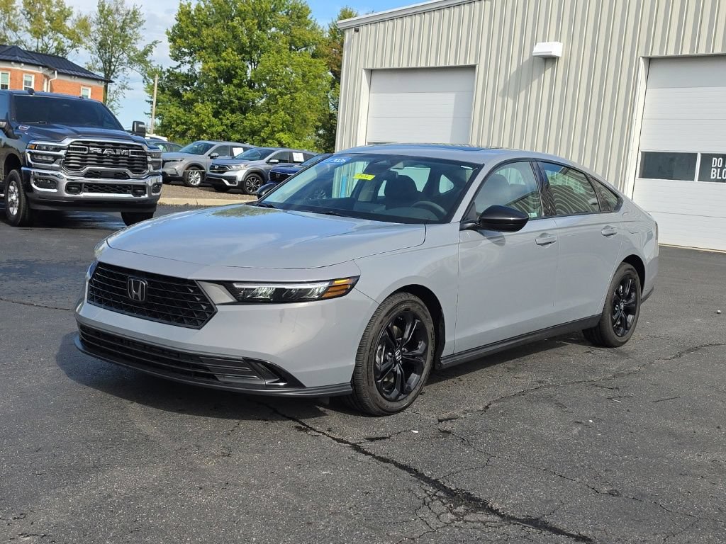 Used 2025 Honda Accord SE image 3