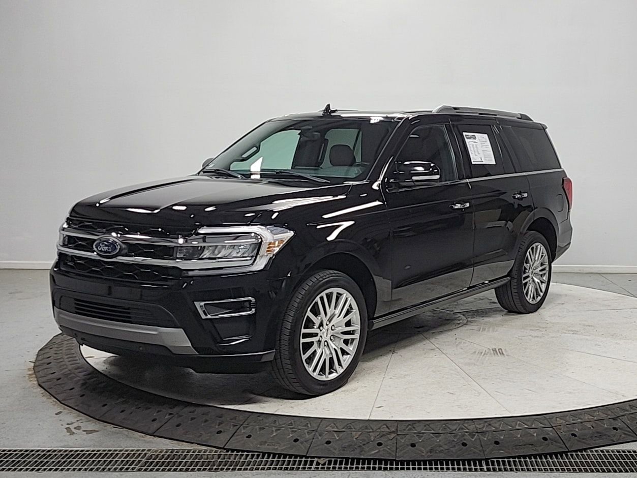 Used 2024 Ford Expedition Limited image 3