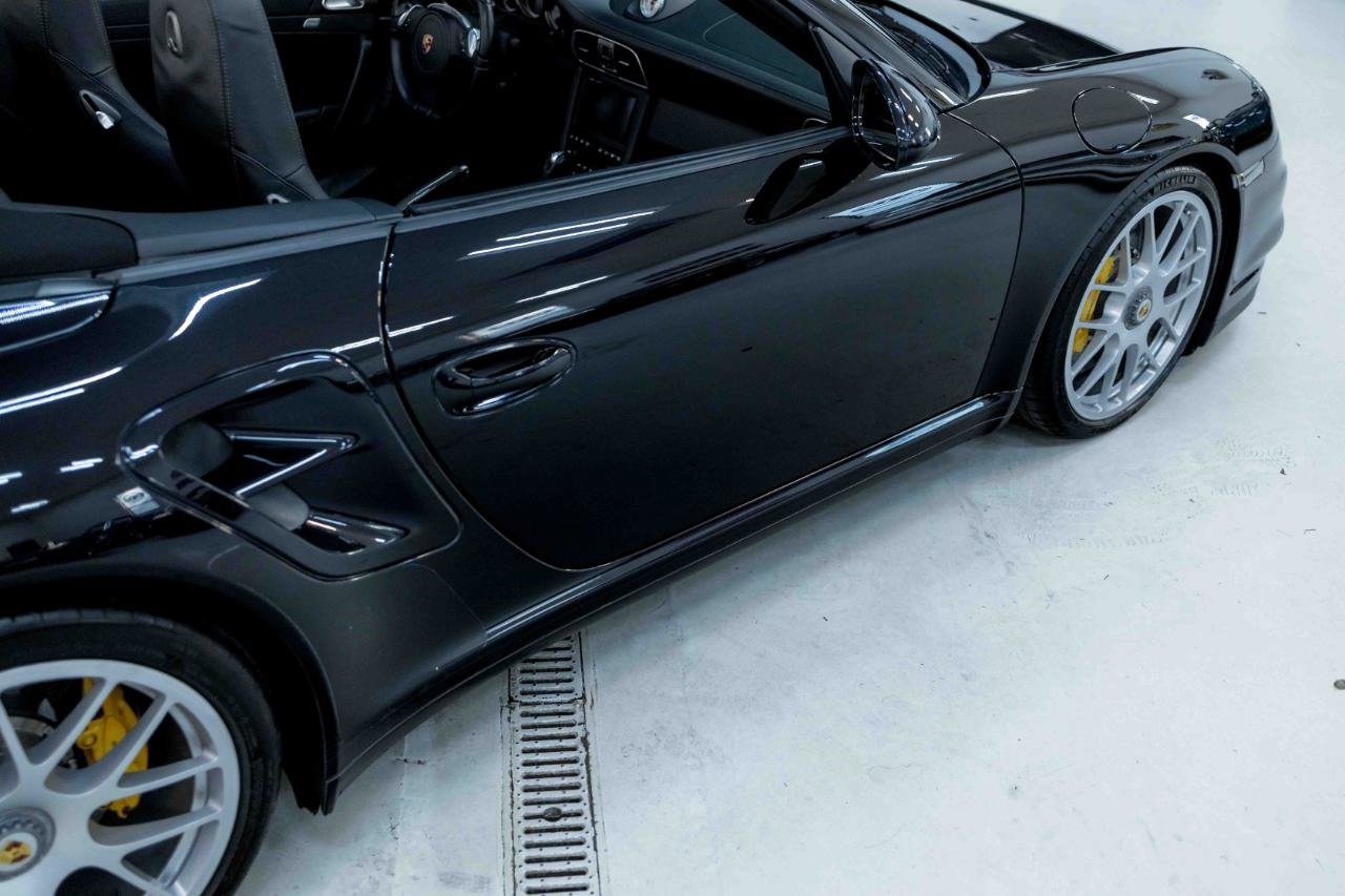 Used 2011 Porsche 911 Turbo S image 23