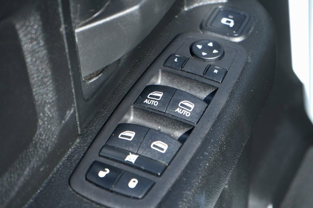 Used 2024 RAM 2500 Tradesman w/ Chrome Appearance Group image 17