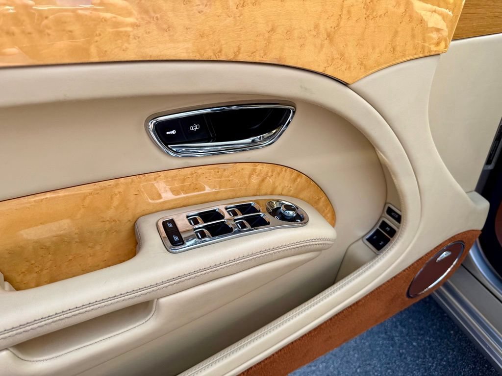 Used 2016 Bentley Mulsanne RWD image 14