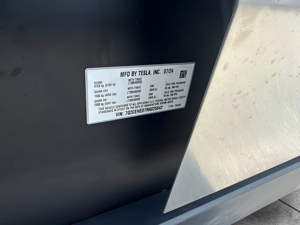 Used 2024 Tesla Cybertruck AWD Crew Cab image 37