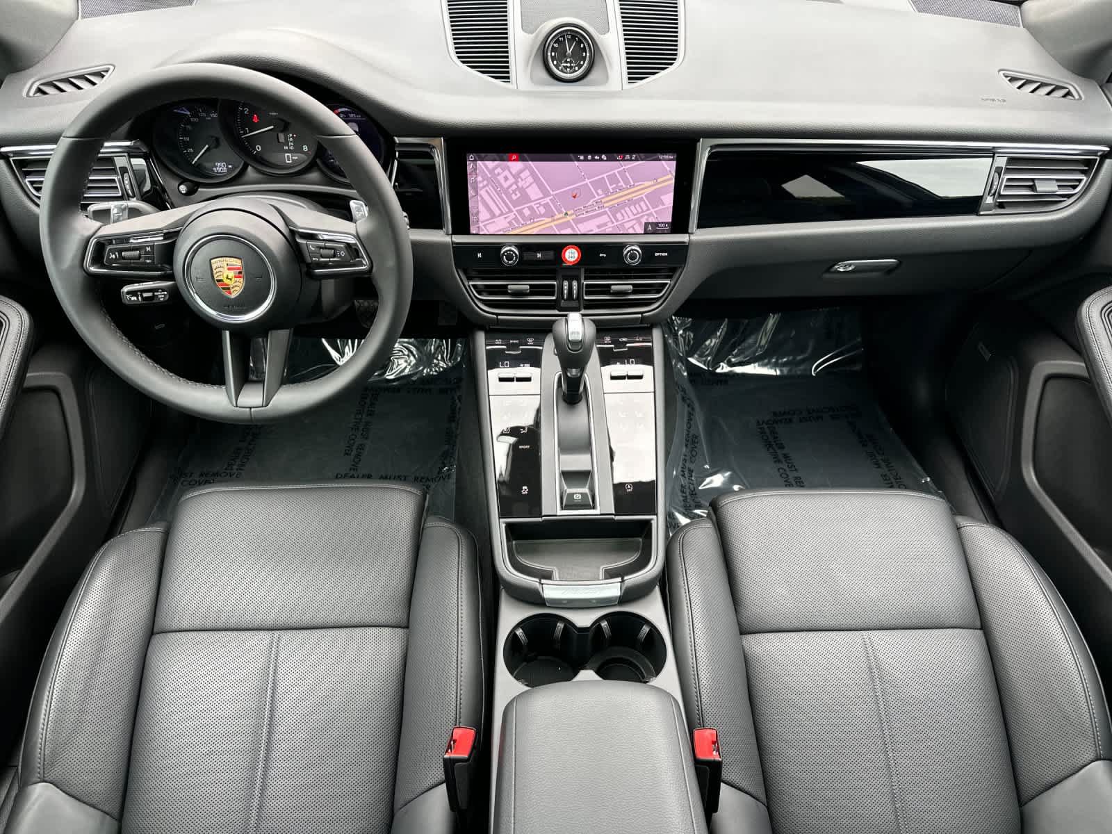 Certified 2026 Porsche Macan AWD/4WD image 6