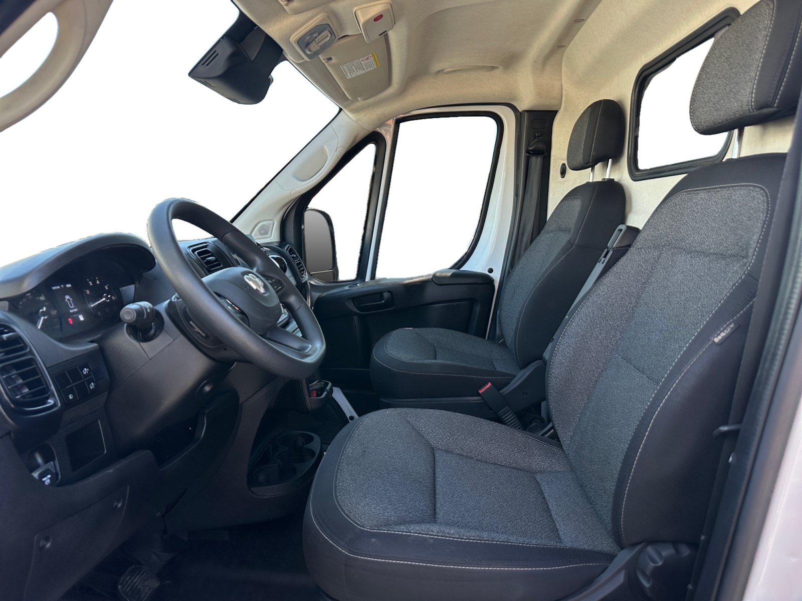 Used 2024 RAM ProMaster 2500 w/ Convenience Group FWD image 9