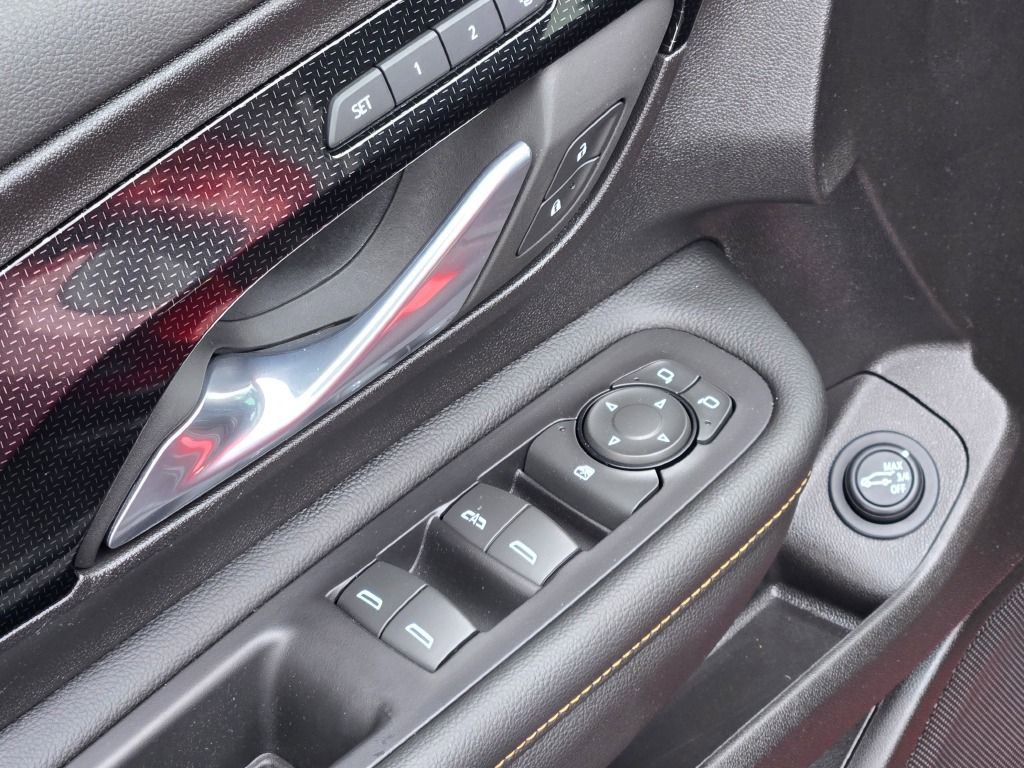 Used 2024 GMC Terrain AT4 w/ Infotainment Package II image 23