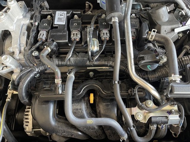 Used 2025 Nissan Kicks SR image 30