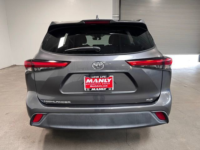 Used 2021 Toyota Highlander XLE FWD image 4