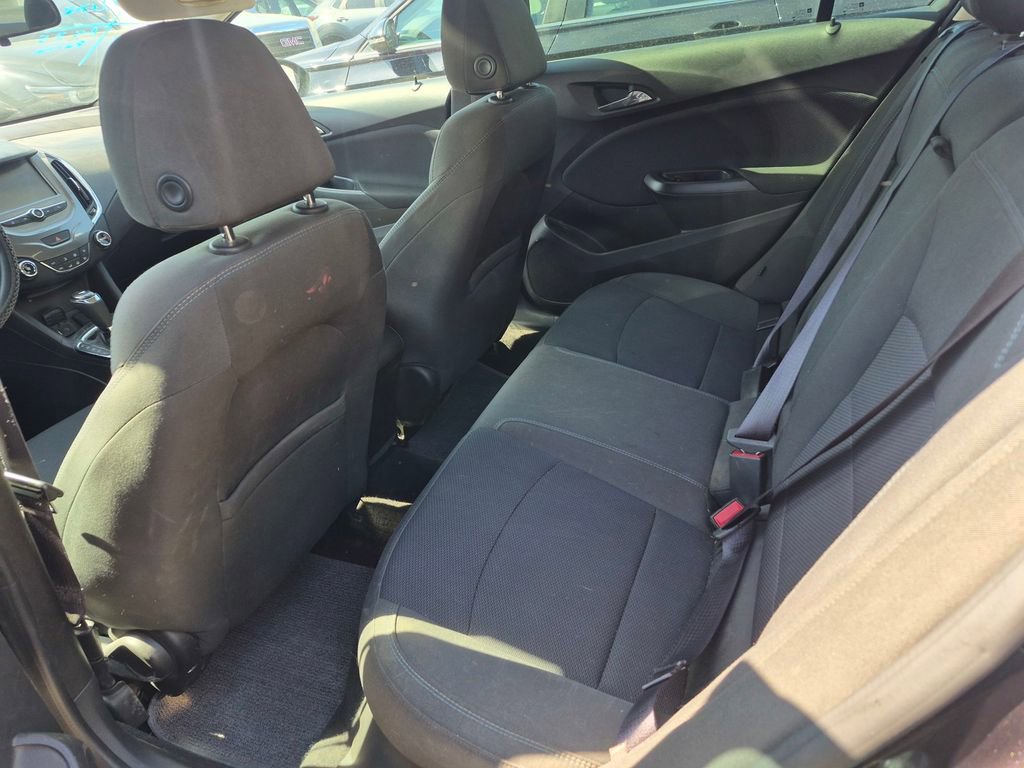 Used 2016 Chevrolet Cruze LT FWD image 9