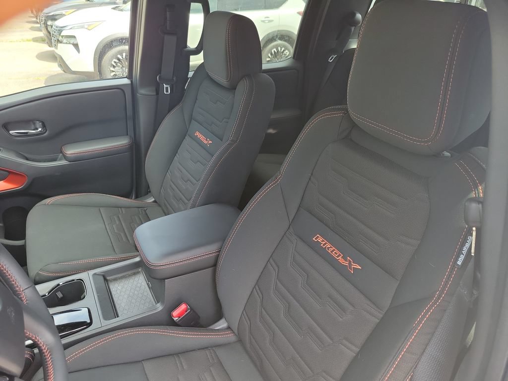 Used 2025 Nissan Frontier Pro-X RWD image 9