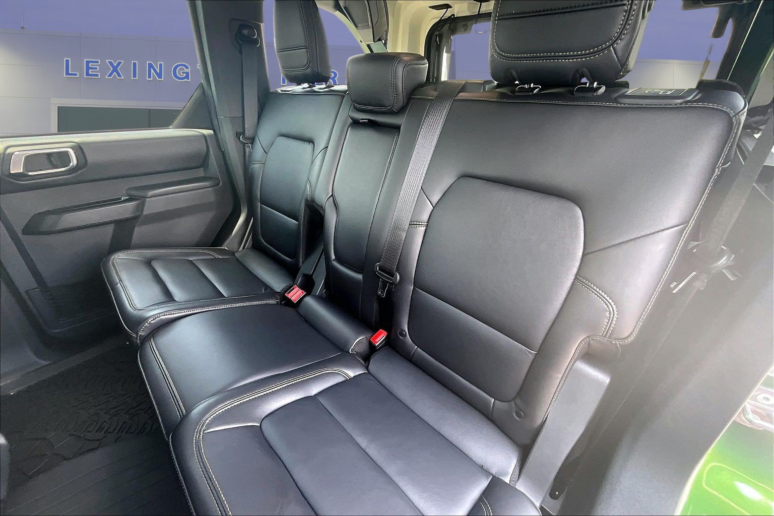 Used 2025 Ford Bronco Badlands AWD/4WD image 22