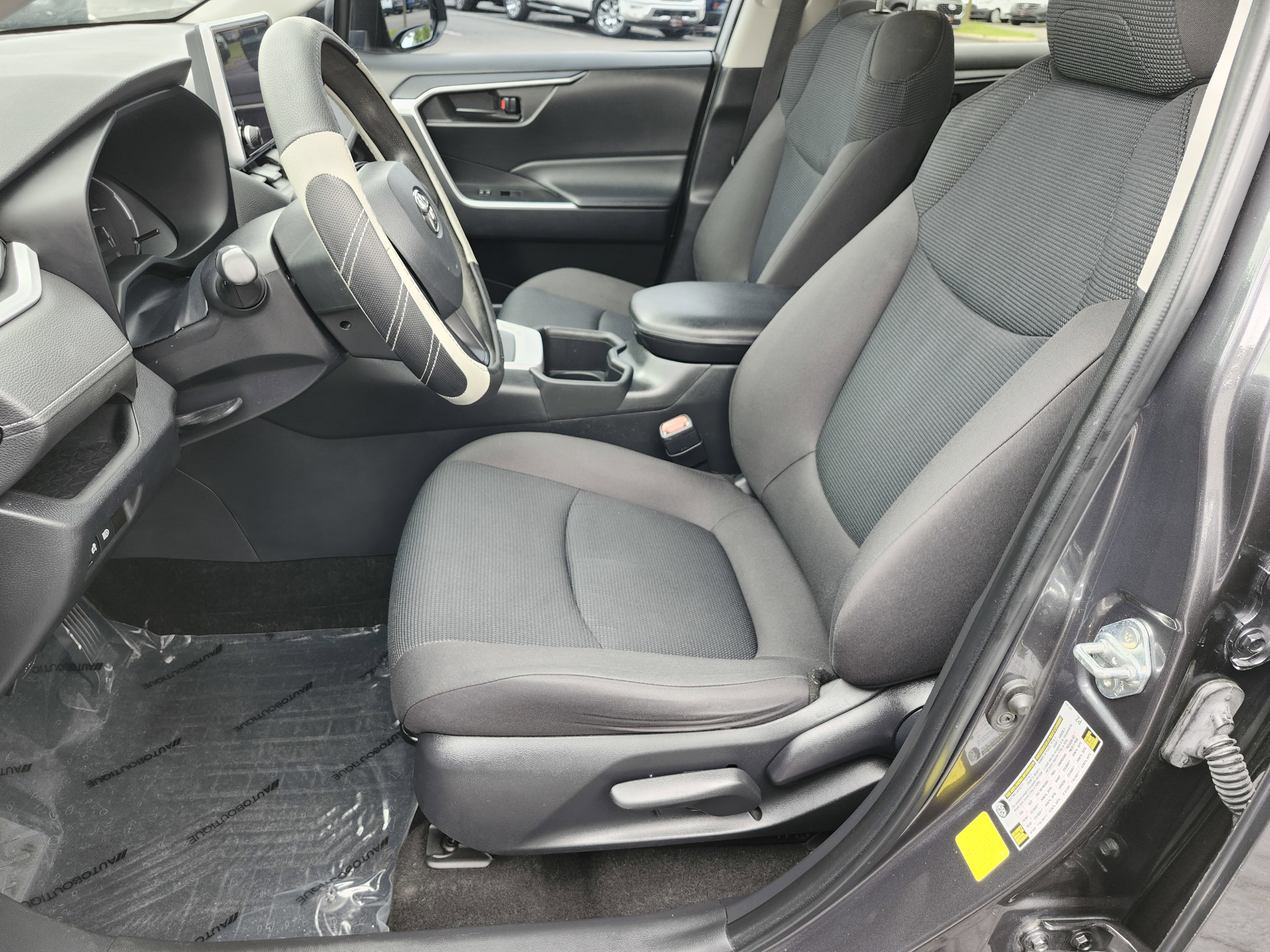 Used 2023 Toyota RAV4 LE FWD image 23