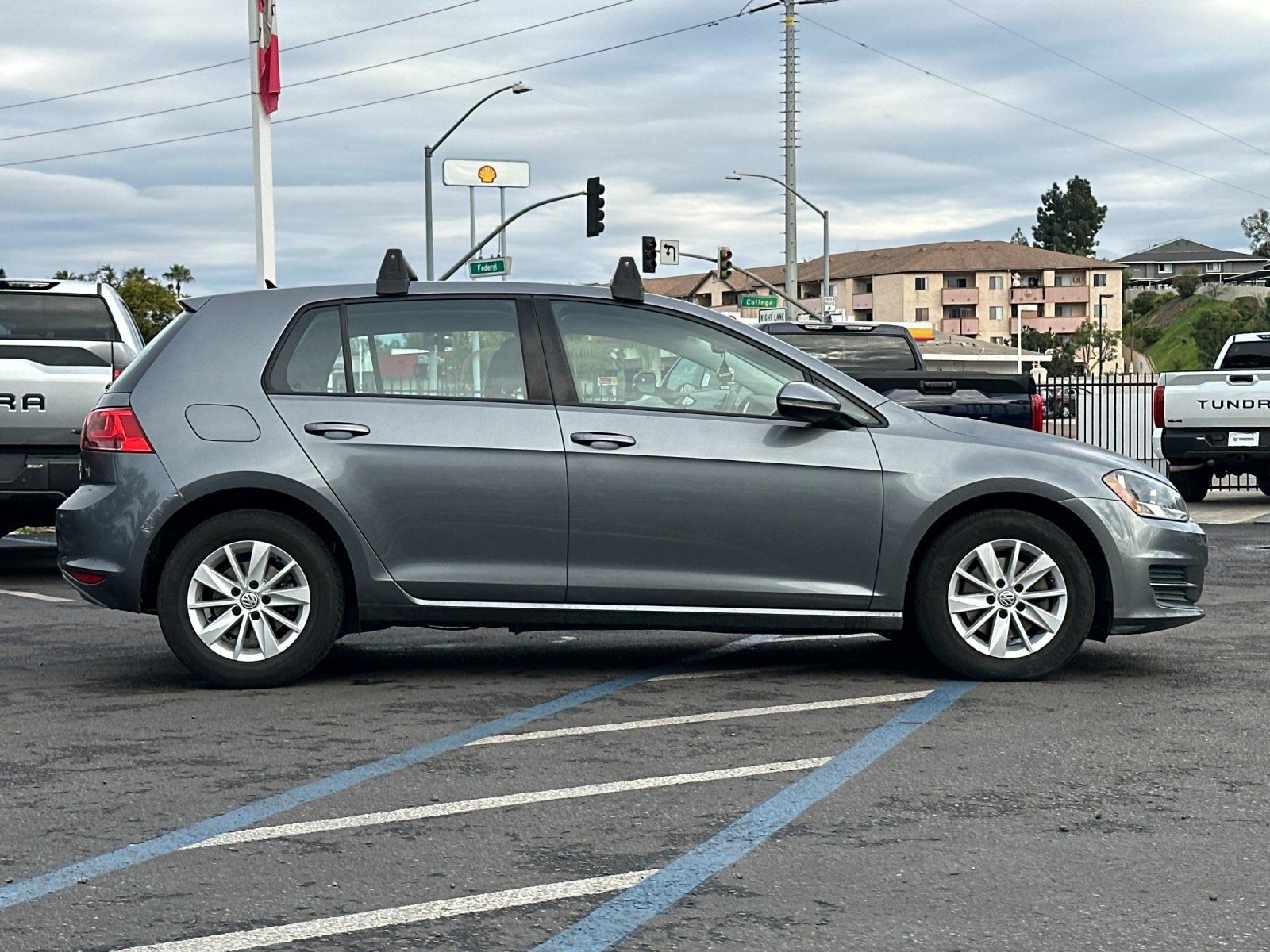 Used 2016 Volkswagen Golf SEL image 6