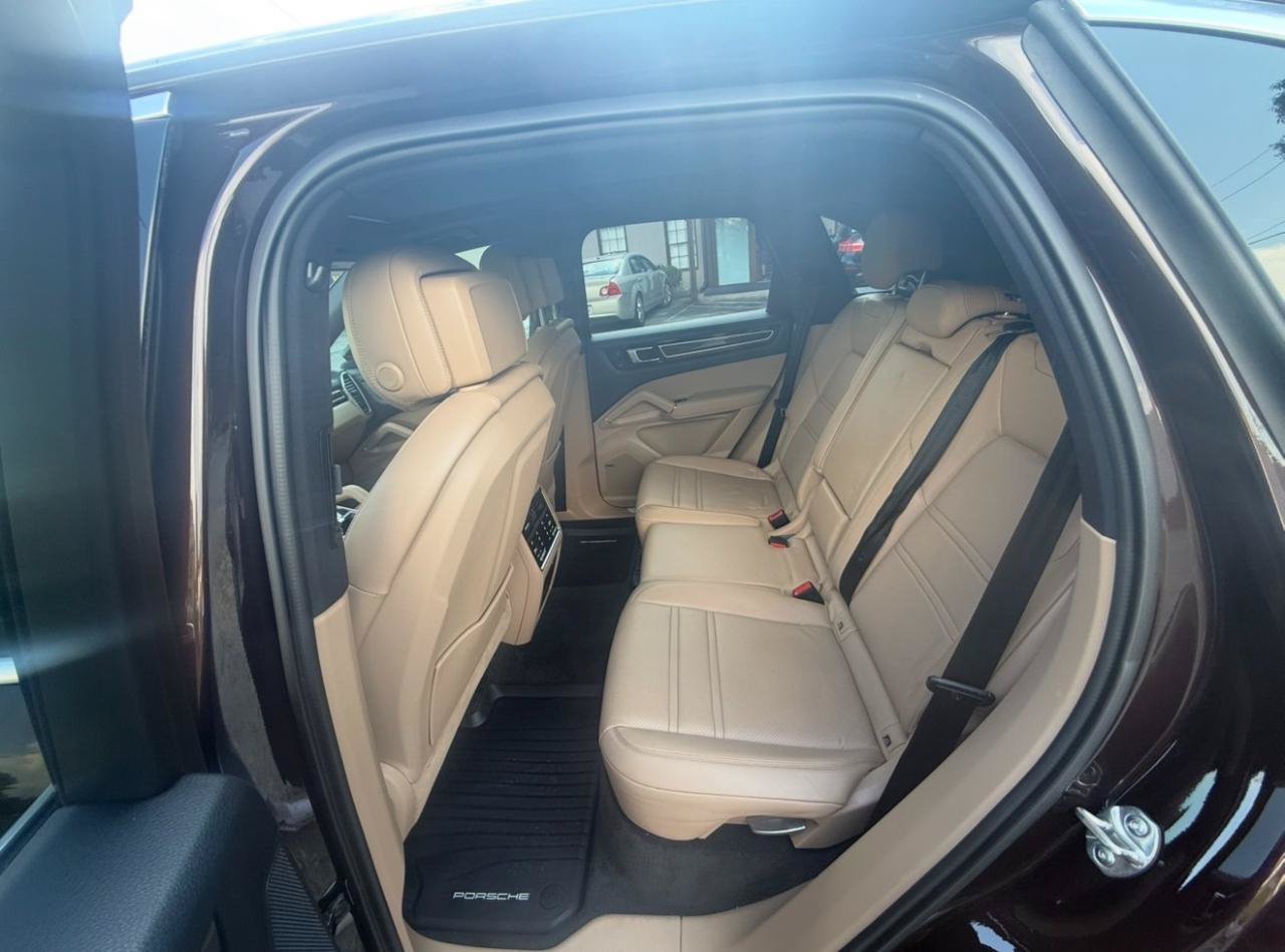 Used 2019 Porsche Cayenne AWD/4WD image 22