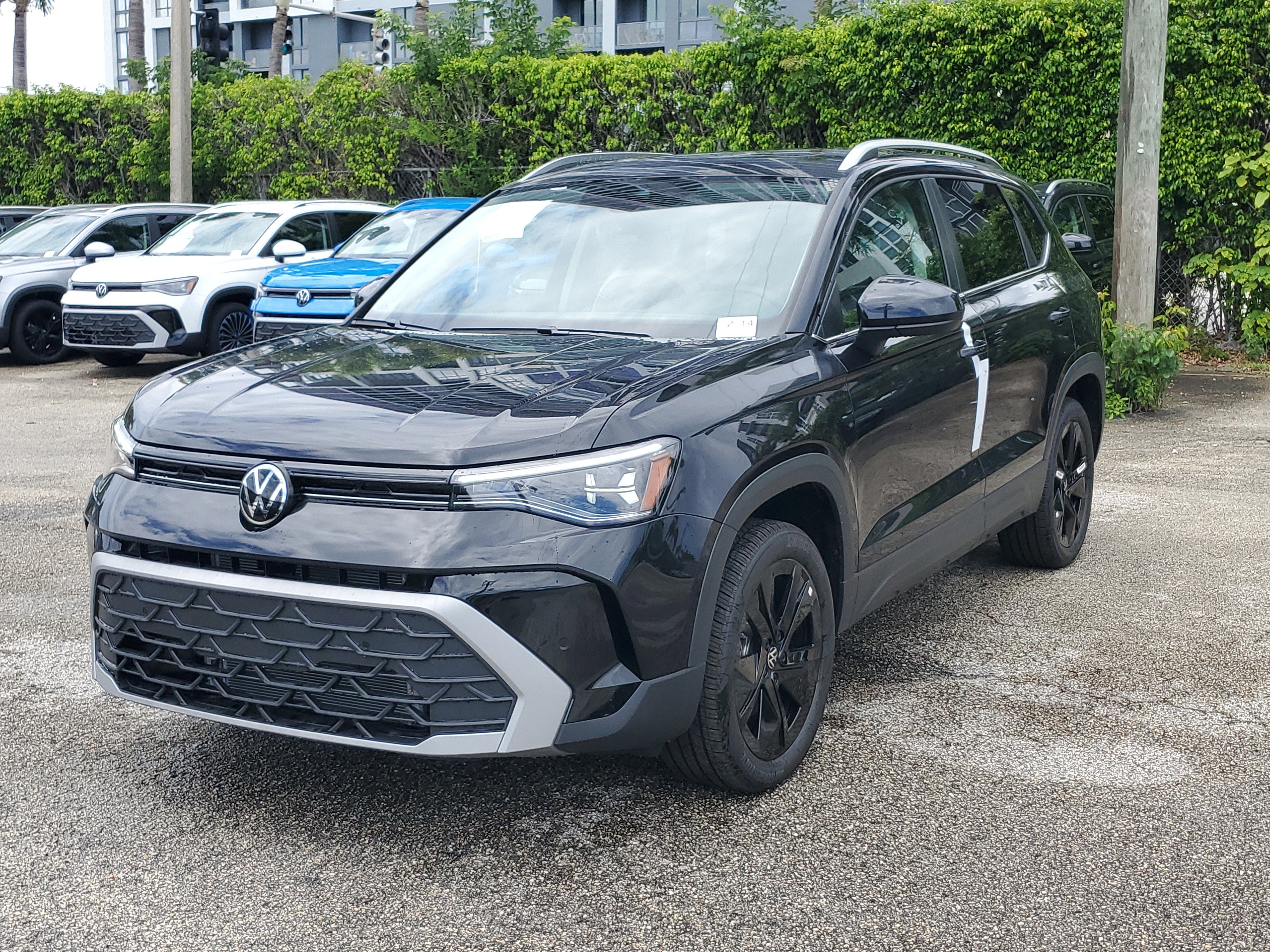 New 2025 Volkswagen Taos SE image 16