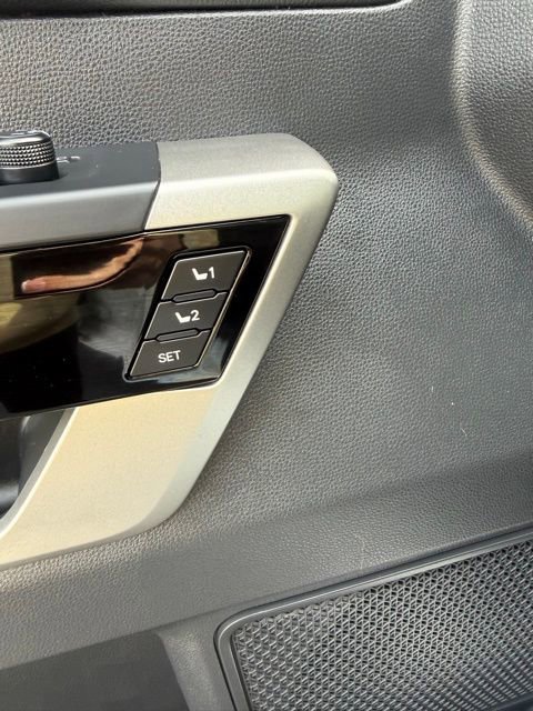 Used 2025 Toyota Tundra Limited AWD/4WD image 16